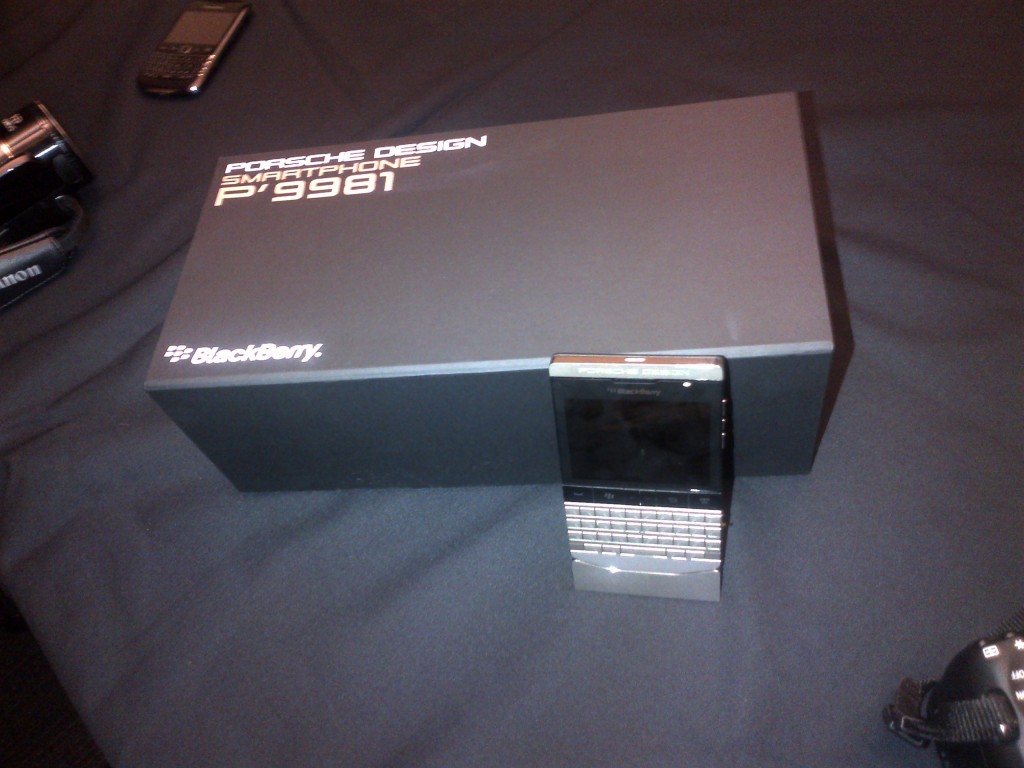BlackBerry Porsche P'9981+box & stand